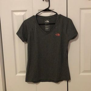 Women’s North Face v-neck